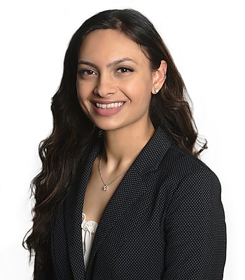 Portrait of Deepika Agrawal, Realtor.